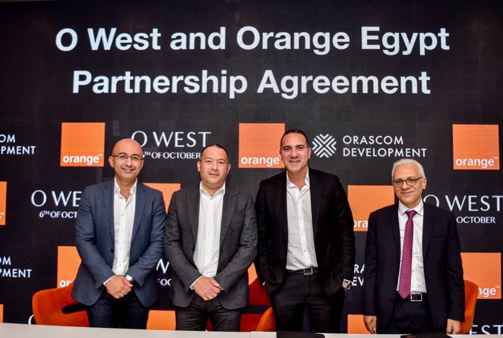 أوراسكوم للتنمية توقع اتفاقية تعاون مع "أورنچ مصر" لمدة 10 سنوات
